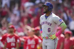 Mets’ inability to orchestrate late rallies leaves Carlos Mendoza puzzled
